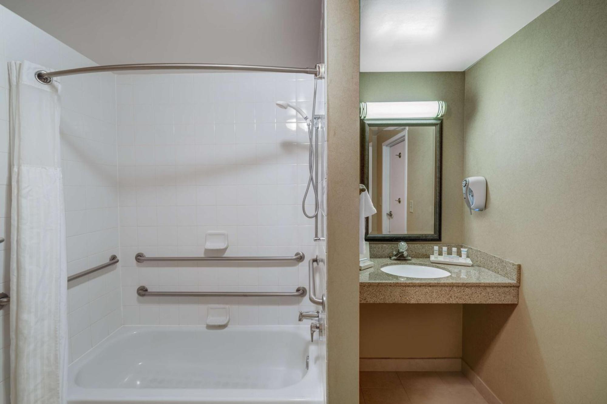 Hilton Garden Inn Augusta Ngoại thất bức ảnh